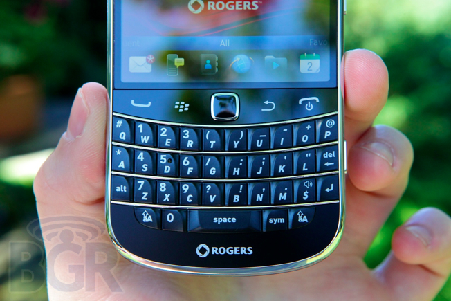 BlackBerry Bold 9900 review