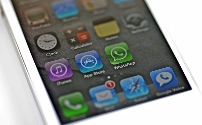 WhatsApp vs. iMessage vs. FaceTime WhatsApp vs. iMessage vs. FaceTime