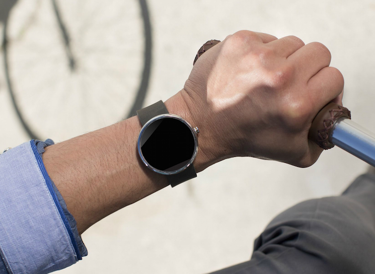 moto 360 compatible with iphone