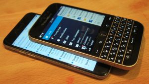 iPhone 6 Vs BlackBerry Classic iPhone 6 Vs BlackBerry Classic