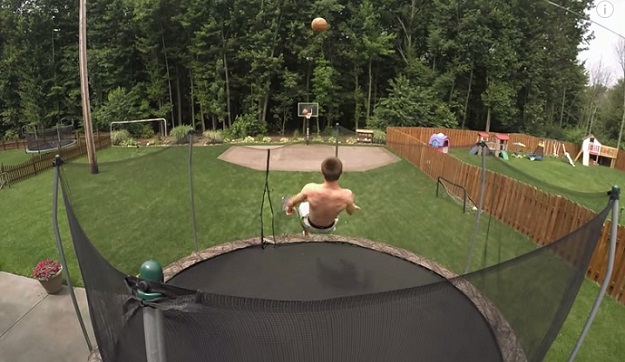 The Most Incredible Trampoline Basketball Trick You Ll Ever See Bgr