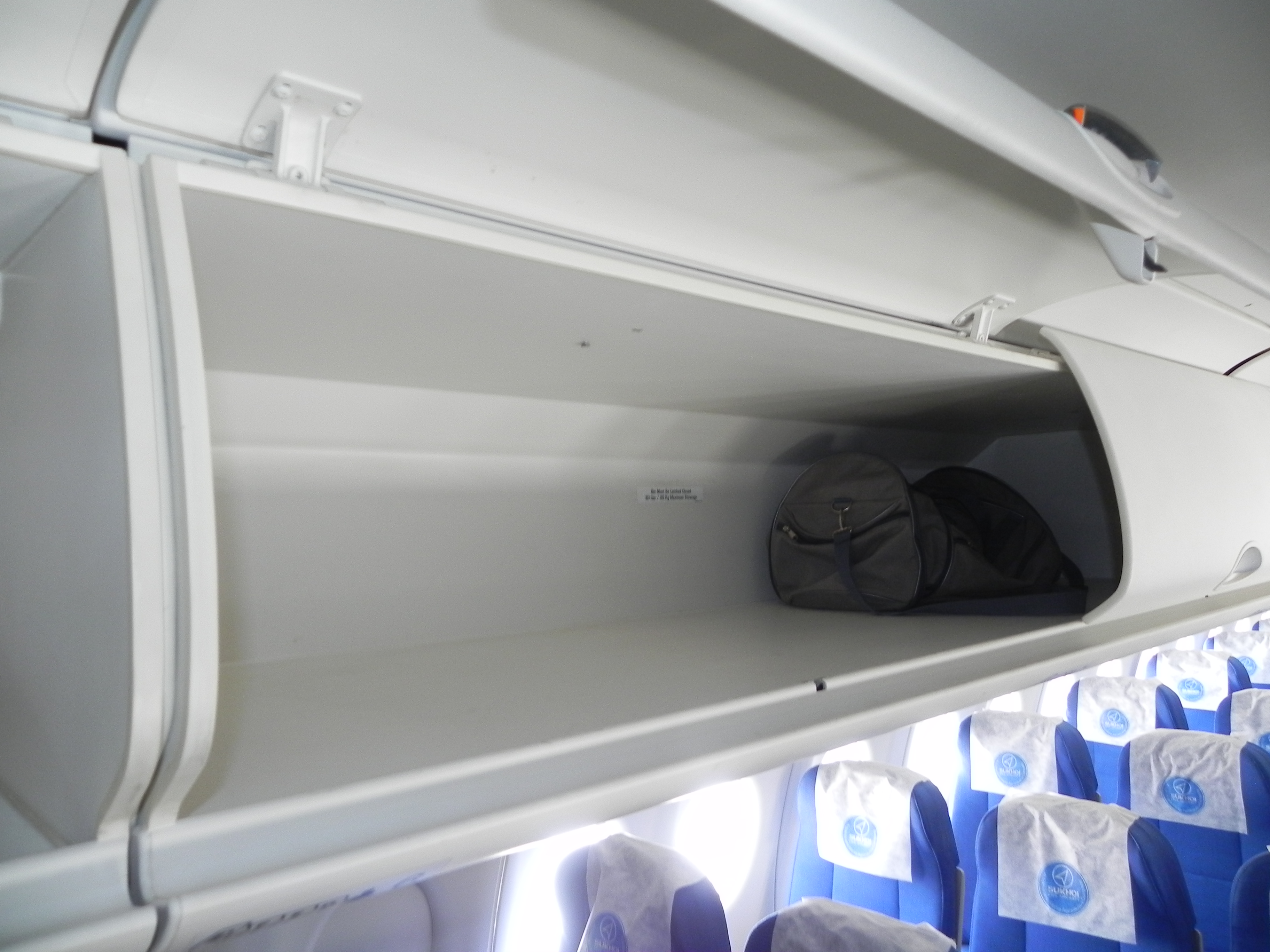 airline overhead bin size