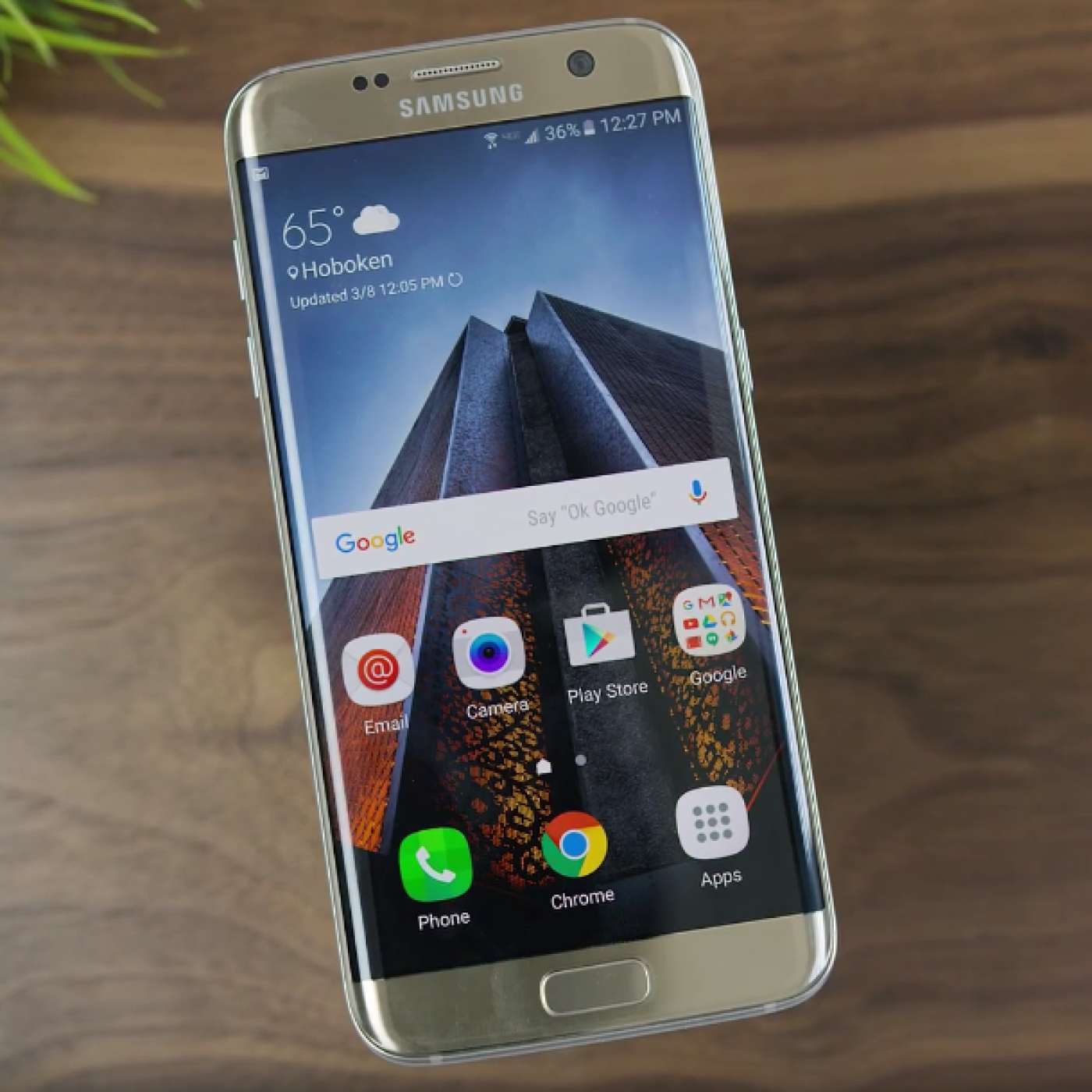 This is the Galaxy S7 Edge Gotham deserves, but really doesn't need
