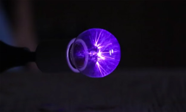 Tesla Coil + light bulb = world’s greatest DIY project – BGR