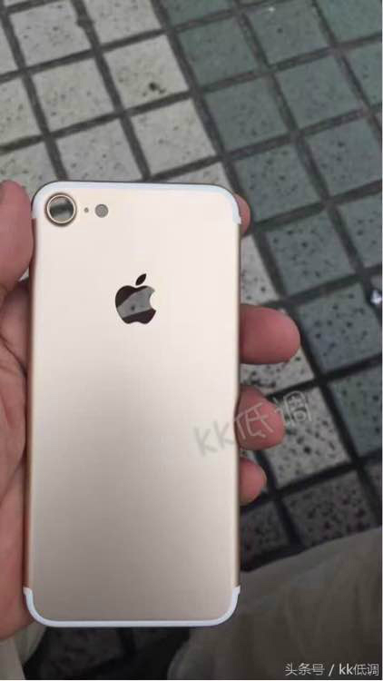 iphone-7-rose-gold-techtastic-1