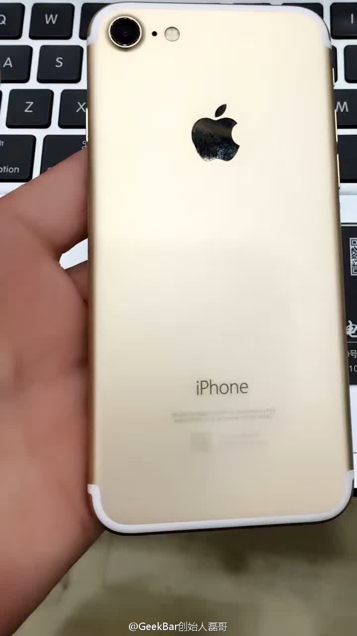 iphone-7-powered-on-leaked-images-2