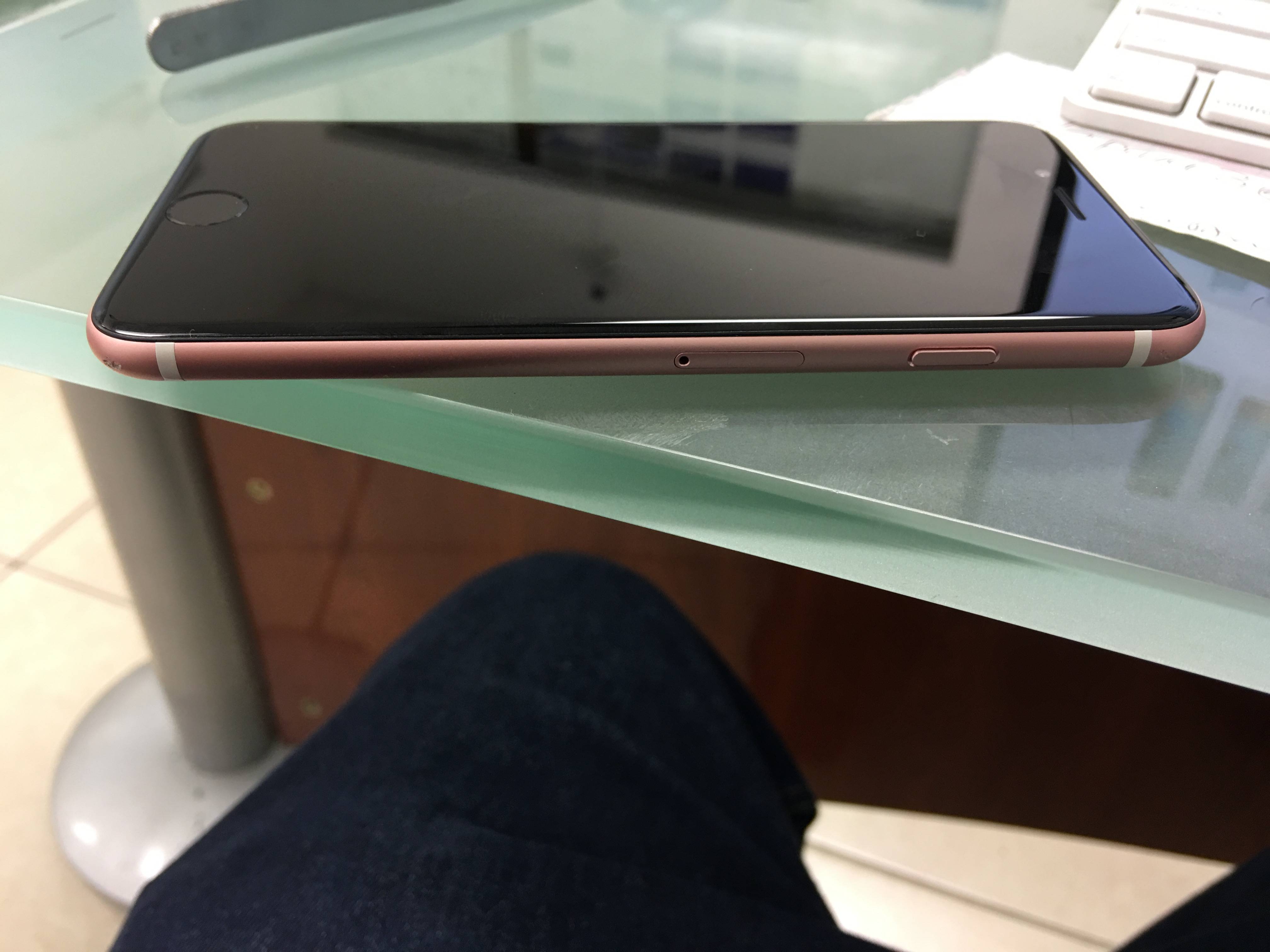 Apple Would Be Crazy To Ignore This Stunning Black And Rose Gold Iphone 6s