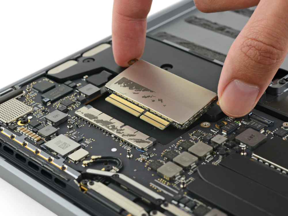 teardown-reveals-new-macbook-pro-without-touch-bar-has-removable-ssd