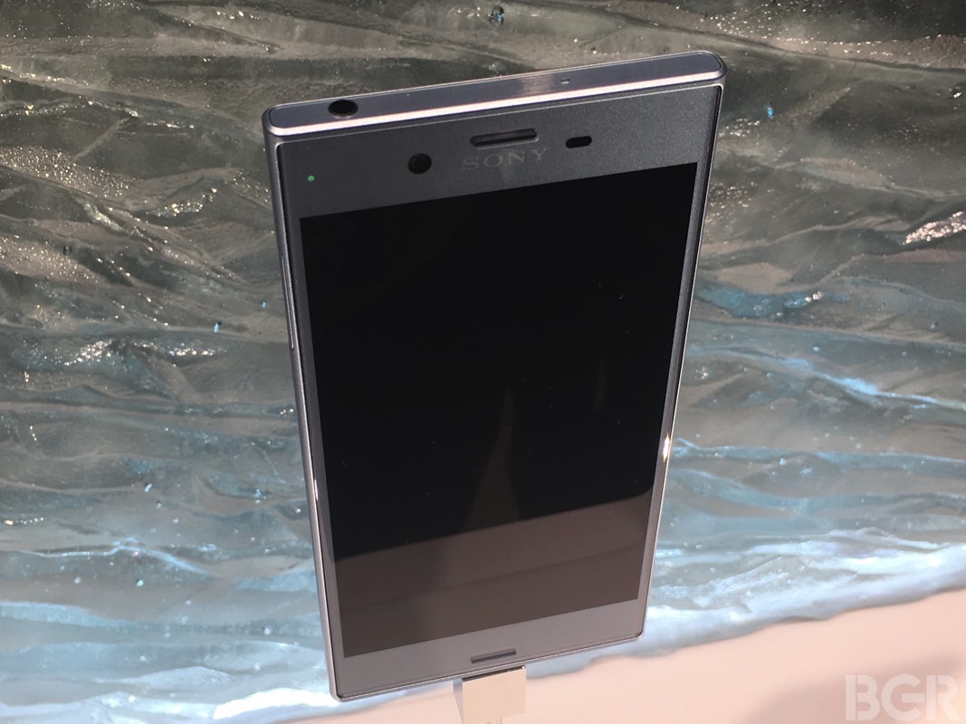 sony-xperia-xz-premium-mwc-2017-hands-on-87