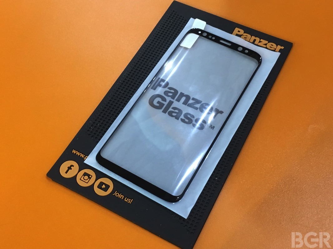 galaxy-s8-panzer-glass-screen-protector-hands-on-mwc-2017-hands-on-11