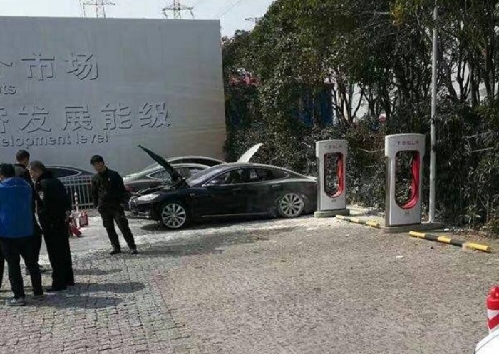 tesla-fire-supercharger-shanghai