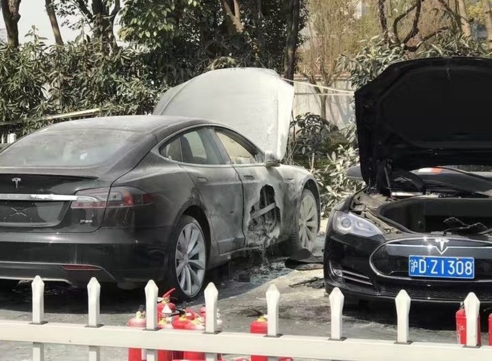 tesla-fire-supercharger