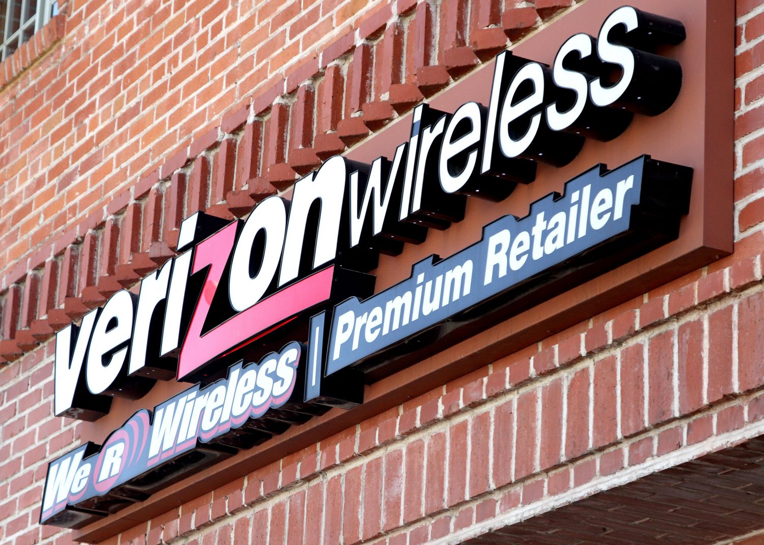 Verizon Hits Back At T Mobile Over 5G Claims   4610604bw E1493307185220 