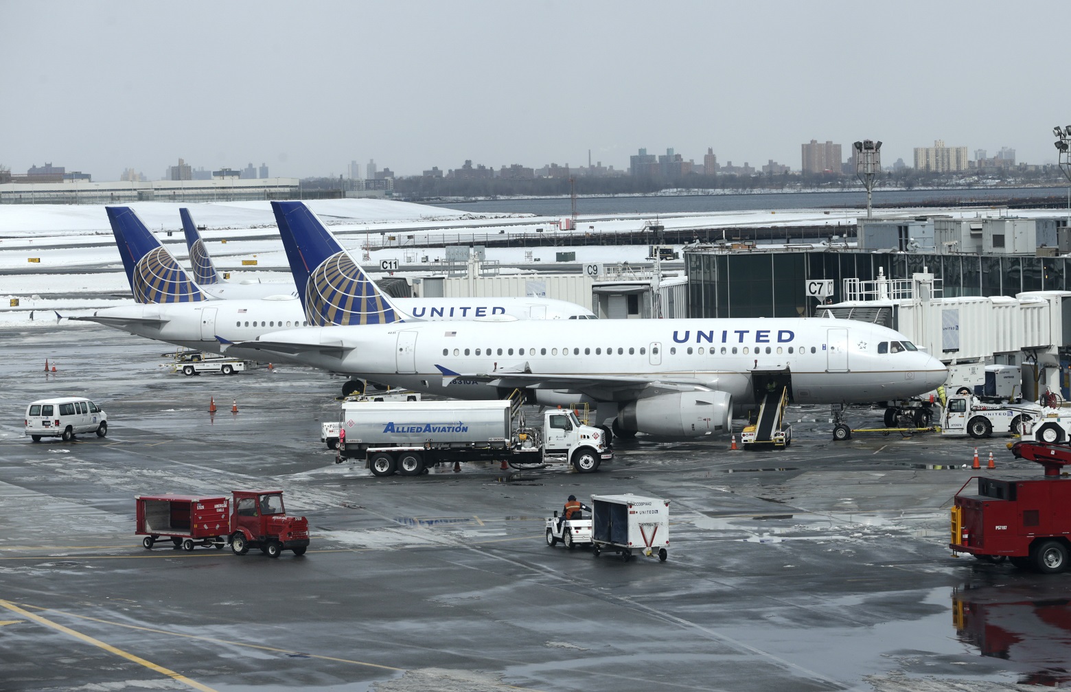 United Will No Longer Use Police To Remove Passengers From Overbooked 