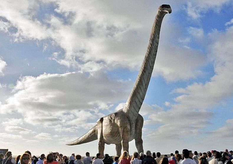the biggest dinosaur in the whole world