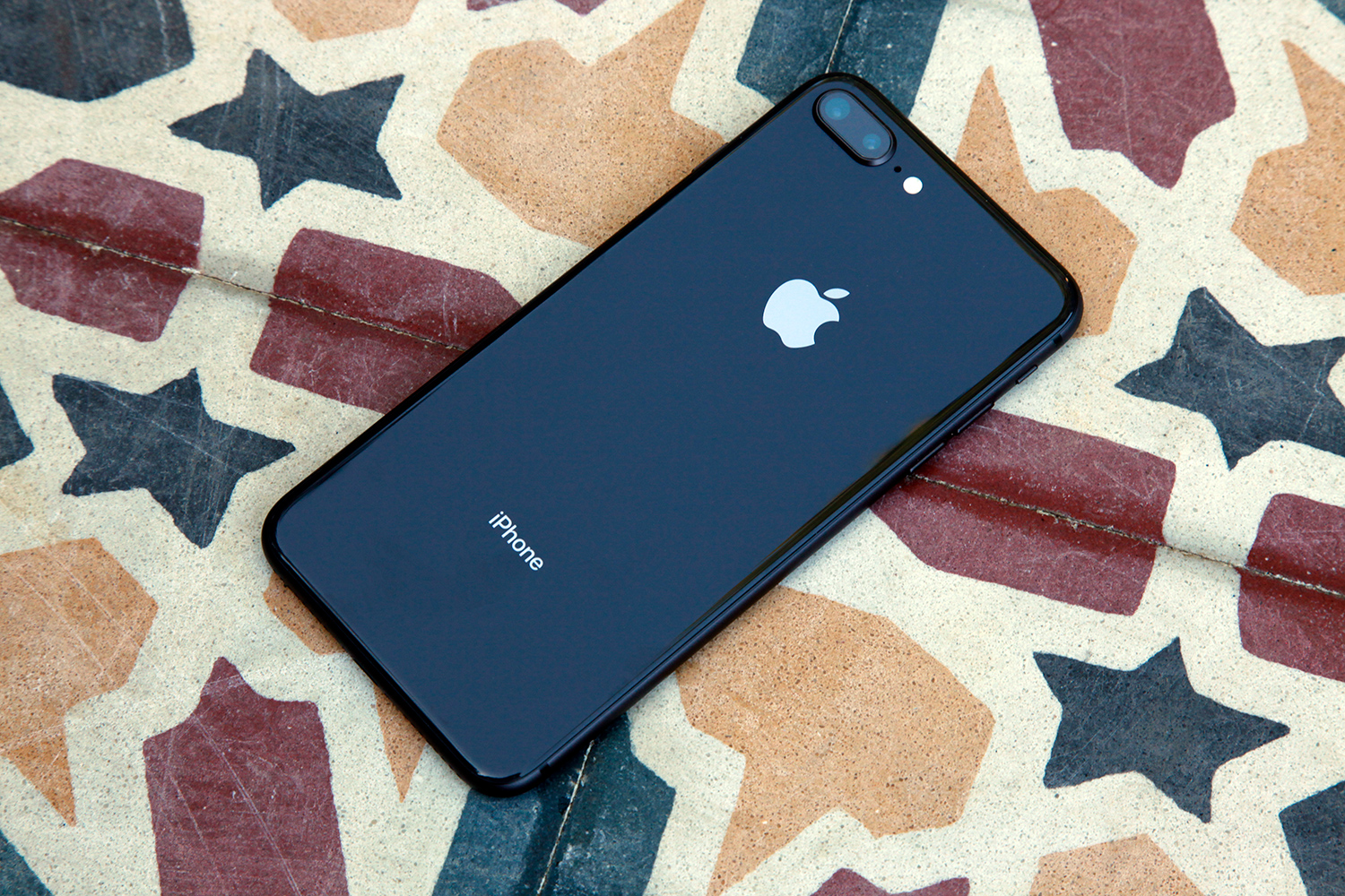 I'm already kind of bored with the iPhone 8 Plus - commentary