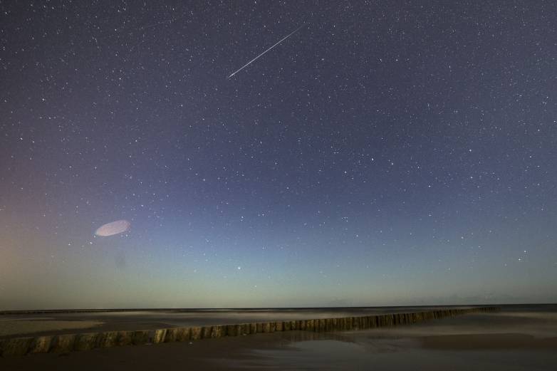 Cop catches falling meteor on his dash cam as it lights up the night