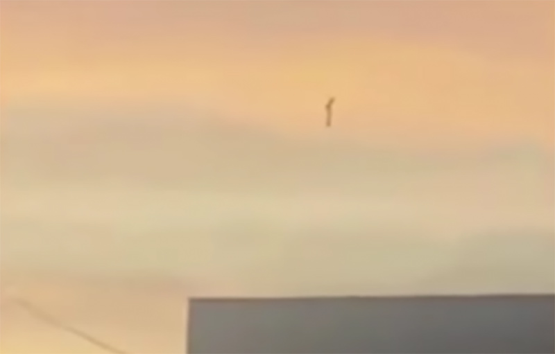 Viral video supposedly shows a UFO hovering in the sky over Mexico BGR