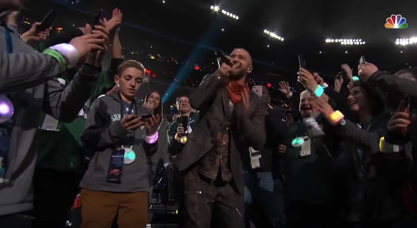 The best Super Bowl selfie came from a kid who was on the phone while