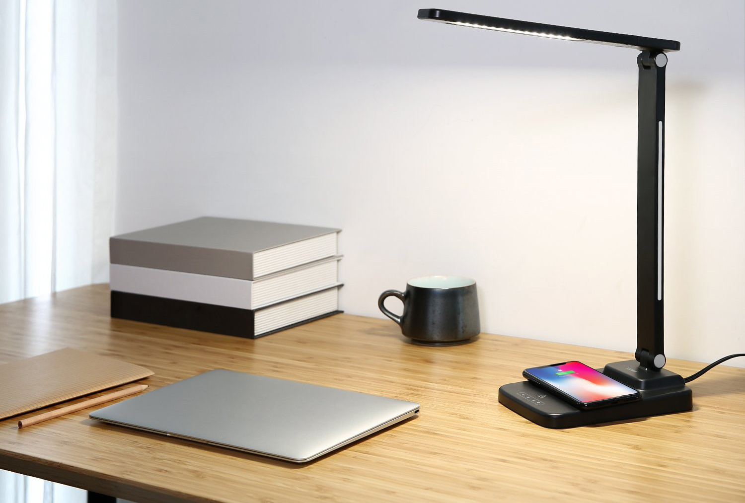 Aukey’s LED Desk Lamp Has A Built-in Wireless Charger, And It’s ...