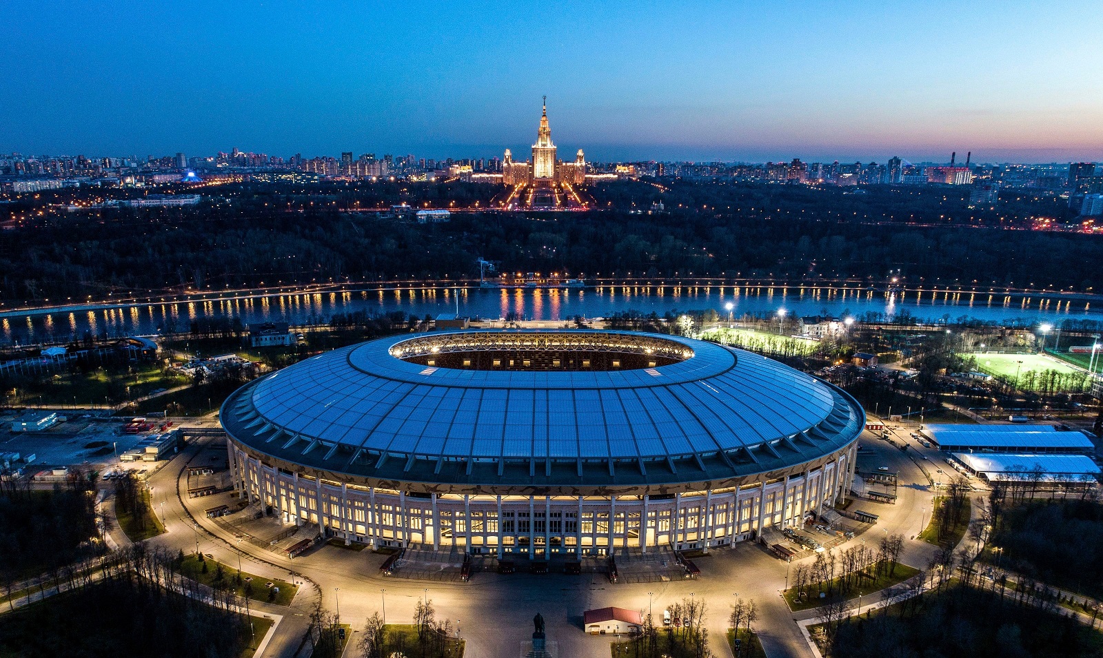 Фотки 2018. Стадион Лужники Москва 2018. Большая спортивная Арена олимпийского комплекса Лужники, Москва. Чемпионат мира по футболу 2018 стадион Лужники. Стадион Лужники 2018.