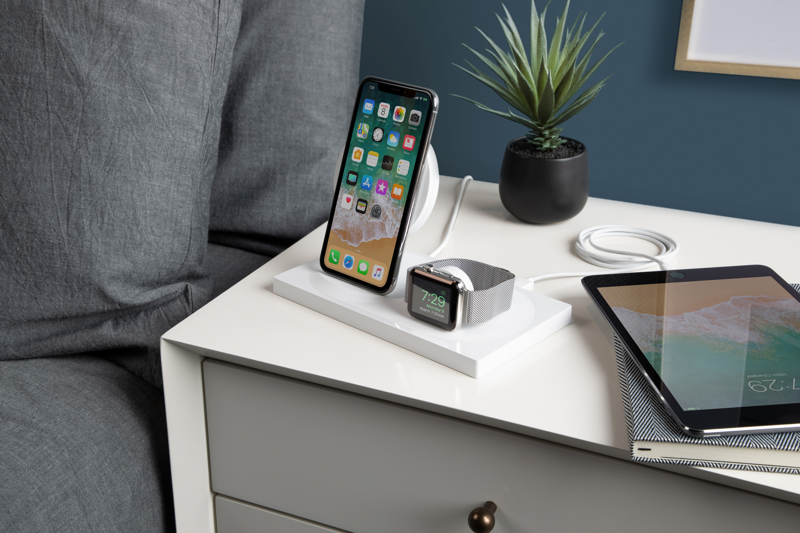 Wireless dock. Док станция для iphone XS Max. Apple iphone Dock. Беспроводная док станция для айфона. Современные гаджеты.