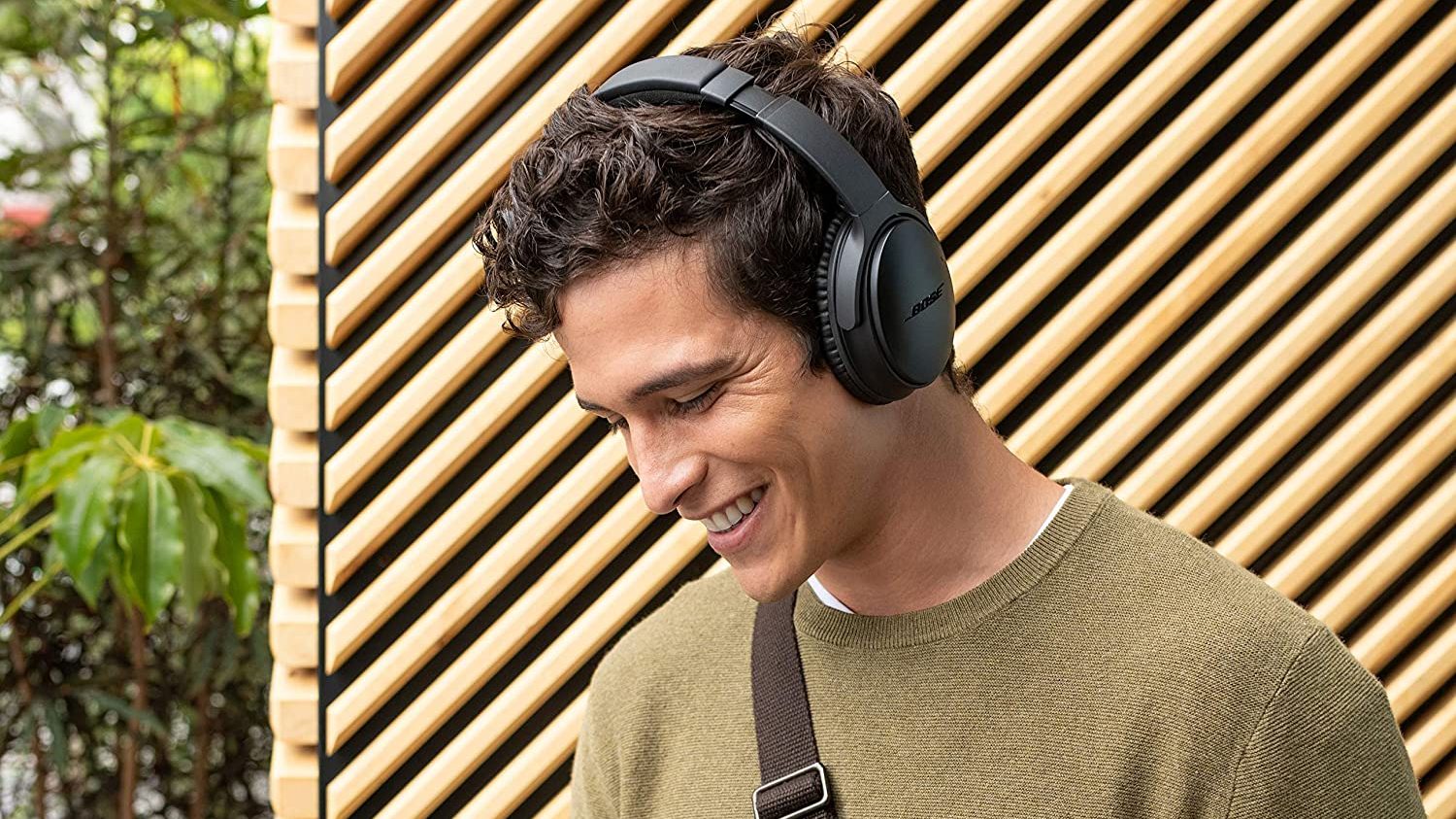 The Best Cyber Monday Noise Cancelling Headphones and Earbuds