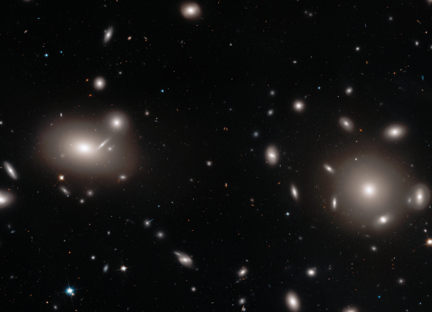 This Incredible Hubble Snapshot Of A Galaxy Cluster Took An Incredible ...