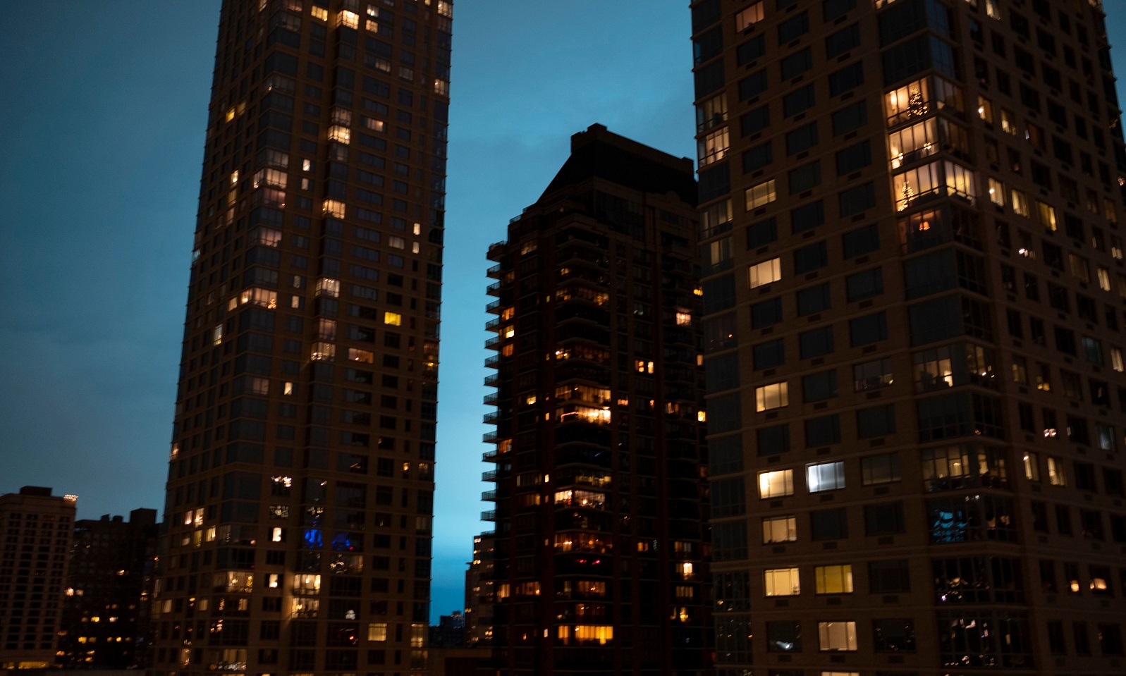 An Explosion At A New York City Power Plant Last Night Made It Look   NYC Transformer Explosion 