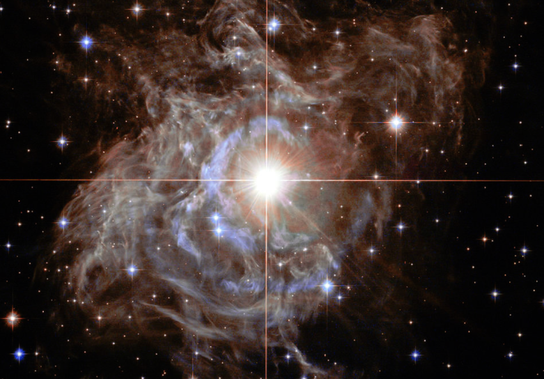 Hubble snaps gorgeous image of epic ‘holiday wreath’ in space – BGR