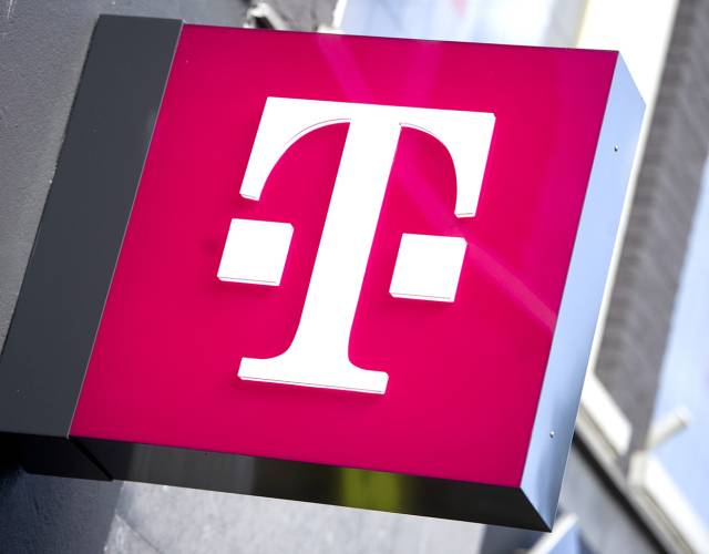 TMobile wants you to ‘break up’ with your carrier for its Valentine’s