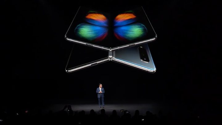 Samsung Galaxy Fold breaking Samsung Galaxy Fold breaking