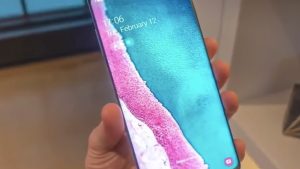 Galaxy S10 Plus vs. Galaxy S10 Galaxy S10 Plus vs. Galaxy S10
