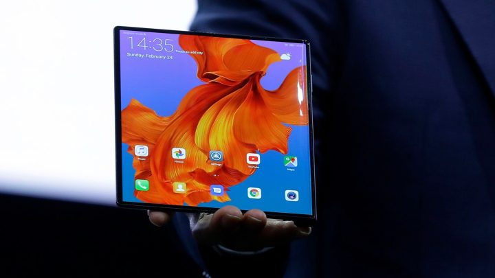 Galaxy Fold vs. Mate X Galaxy Fold vs. Mate X
