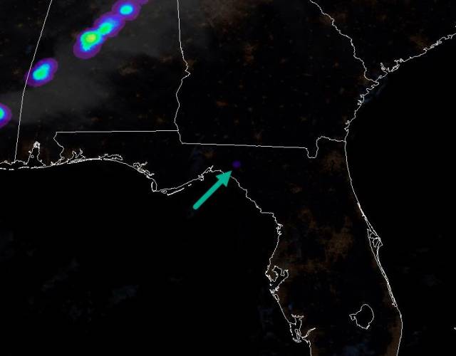 Watch a meteor light up the night sky over Florida BGR