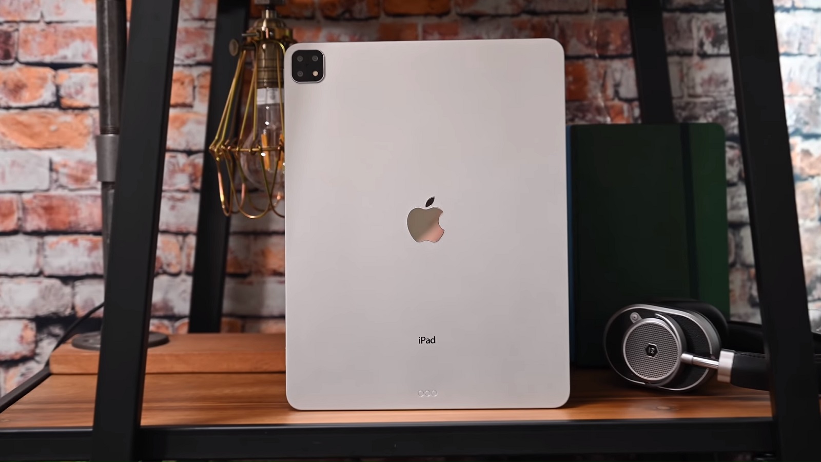 Камера 11 дюймов. IPAD Pro 2019. Apple IPAD Pro 13. IPAD Pro 11 2019. Айфон айпад 11 Pro.