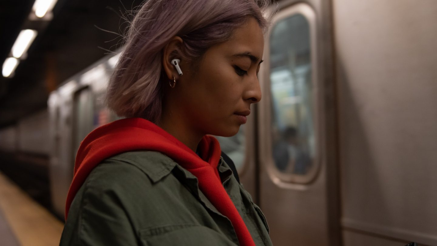 Apple Is Offering Free Airpods To Students Who Buy An Eligible Mac Or Ipad