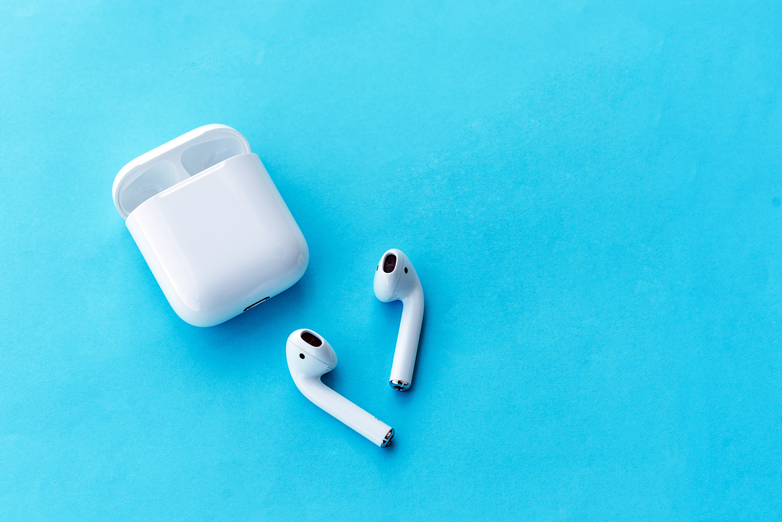 It’s still Black Friday at Amazon if you’re shopping for AirPods 2 or