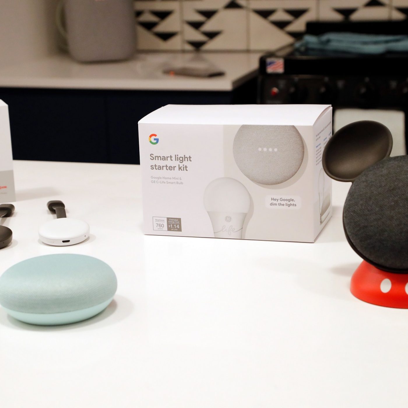 Smart Light Starter Kit and Chromecast