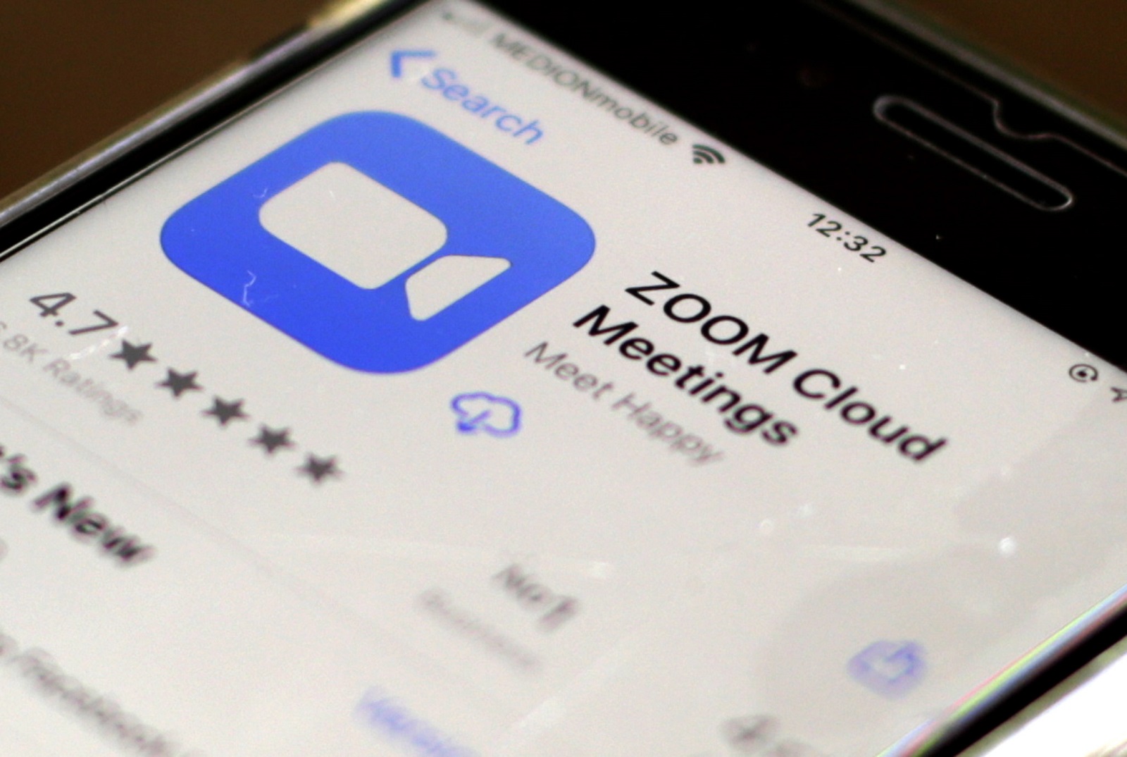 Zoom is leaking thousands of email addresses and photos to strangers – BGR