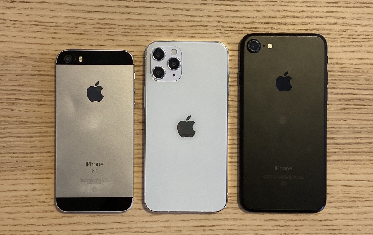 Iphone 12 Size Comparison 5 4 Inch Iphone 12 Vs Iphone 7 Vs Iphone Se Bgr