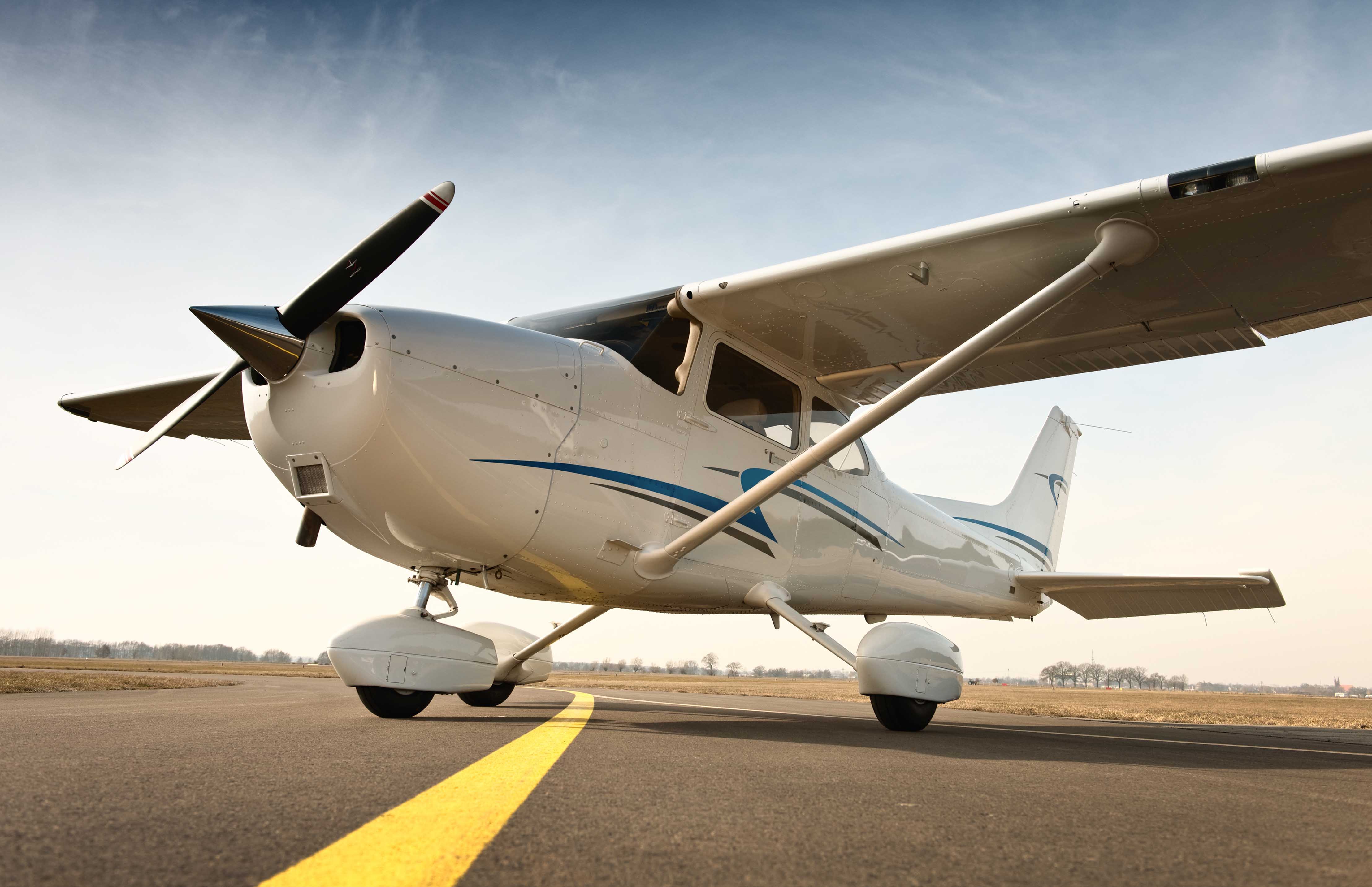 Самая массовая модель самолета. Cessna c-172. Самолет Цессна 172. Cessna 172 самолёты Cessna. C-172s.