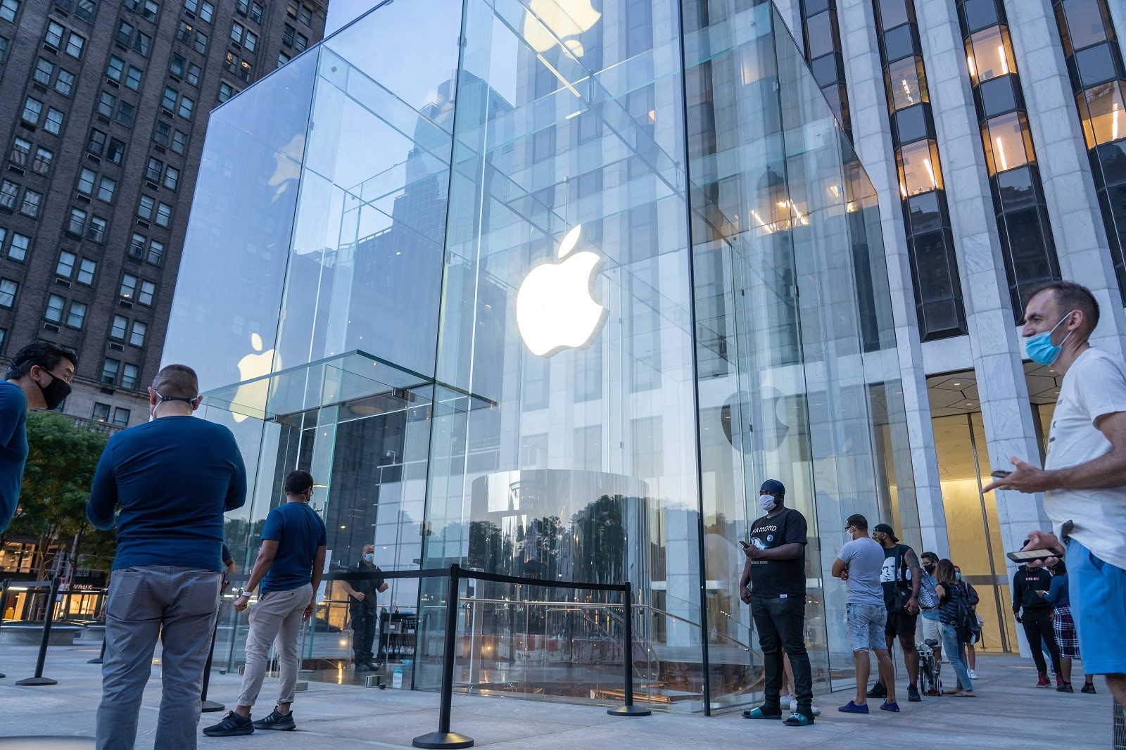 Как проверить наличие iphone в apple store