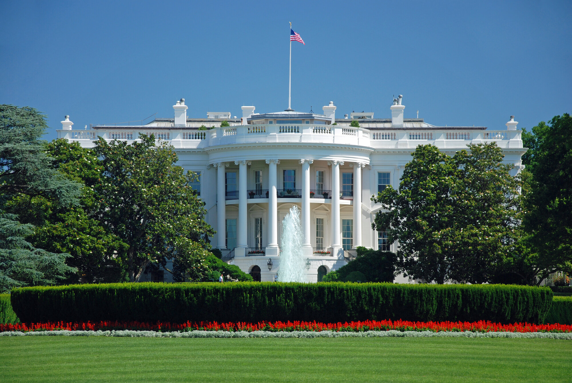 Ahead of Election Day unrest, the White House is getting a huge, ‘non-scalable’ fence thumbnail