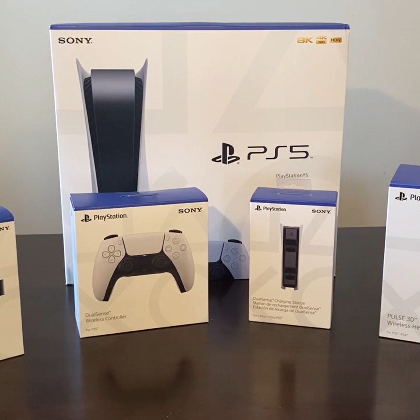 Unboxing The PlayStation 5 & All The Fancy Accessories