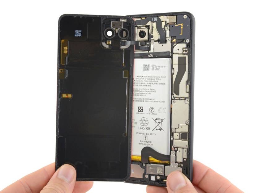 Pixel 4 XL teardown.