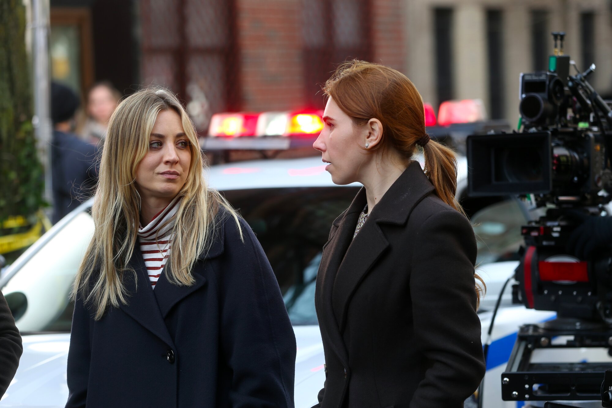 Kaley Cuoco and Zosia Mamet