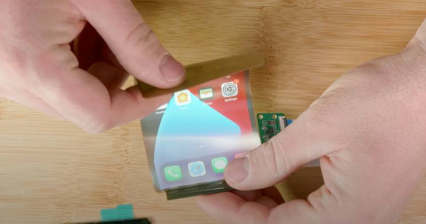 Foldable iPhone 