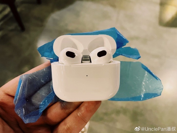 AirPods 3