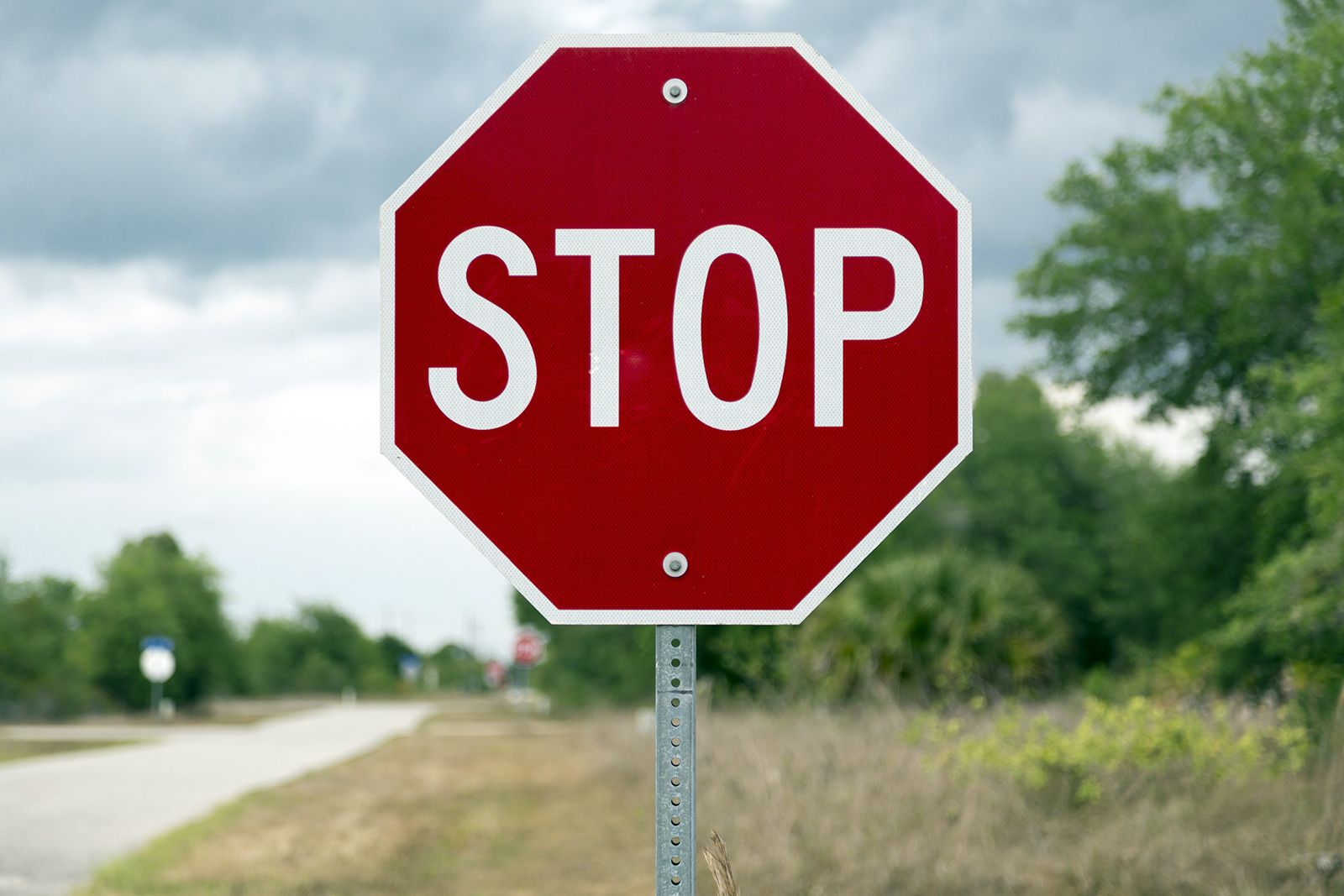 People are obsessed with this TikTok account showing a stop sign where drivers never stop